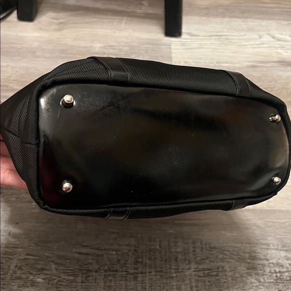 Authentic pre loved Gucci tote nylon with bottom leather - Picture 7 of 14